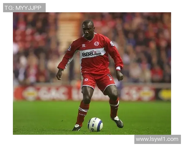 足球巨星封神之路：从默默无闻到世界之巅的辉煌历程